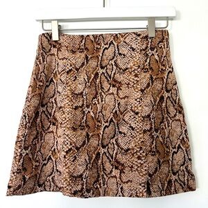 Reformation Snake Print Mini Skirt✨